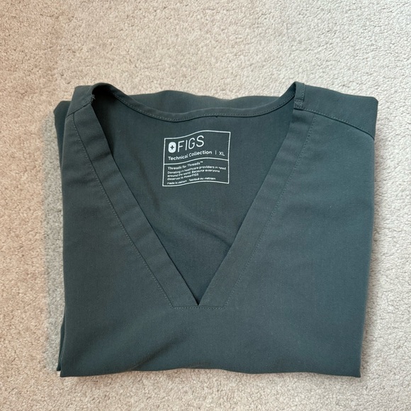 Fig Casma Three-Pocket Scrub Top Size XL GUC Technical Collection - Picture 11 of 12